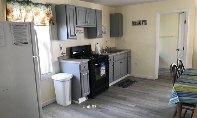 Hampton House | Beachfront Cottage with Ocean View - Rated 9/10 by Guests
