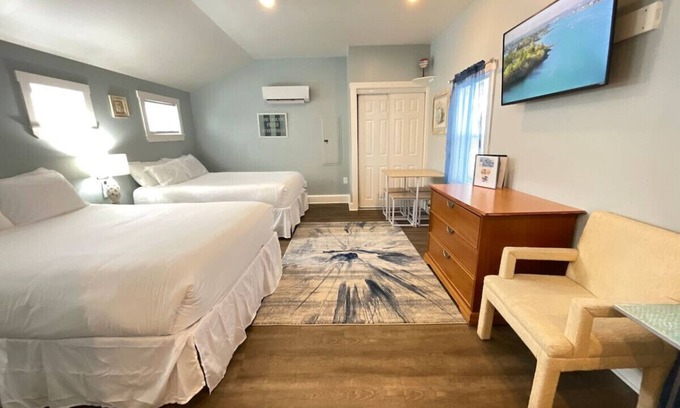 Hampton Apartment | Oceanview Serenity at Hampton Beach - Pet Friendly Retreat
