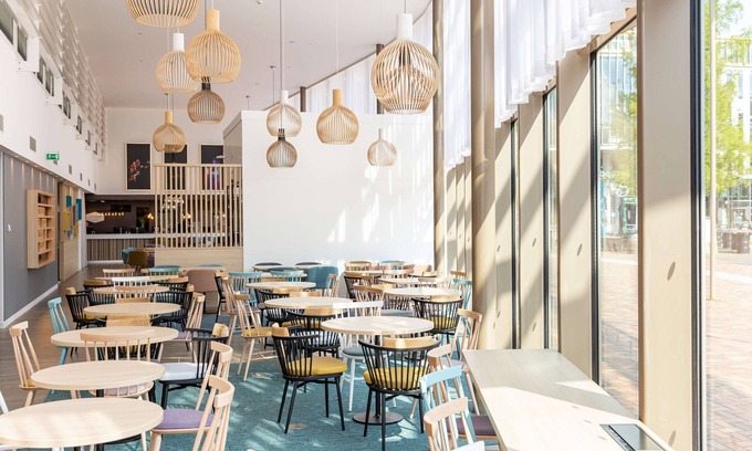 Bijlmer-Centrum Hotel | Discover Hampton by Hilton Amsterdam: Accessible & Family-Friendly
