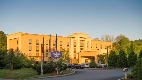 Brattleboro Hotel | Family-Friendly Stay at Hampton by Hilton Brattleboro