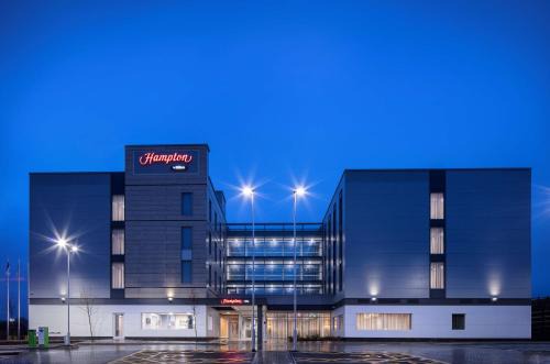 Lulsgate Bottom Hotel | Pet-Friendly Retreat at Hampton By Hilton Bristol Airport
