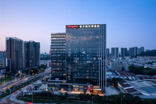 Zengcheng Hotel | Discover Hilton by Hampton Guangzhou Xintang: 5-Star Comfort