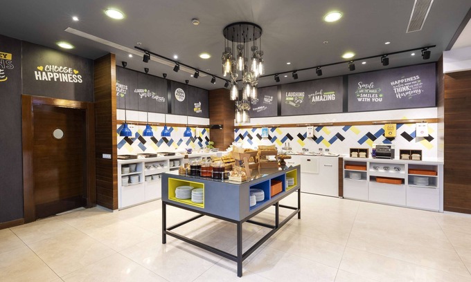 Basaksehir Hotel | Modern Stay at Hampton by Hilton Istanbul Kayasehir
