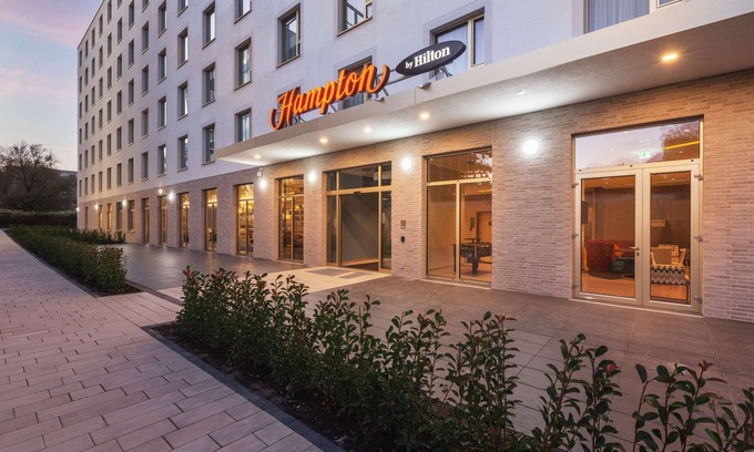 Konstanz Hotel | Comfortable Stay at Hampton by Hilton Konstanz with Dining