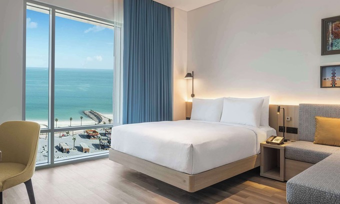 Salmiya Hotel | Discover Hampton By Hilton Kuwait Salmiya with Top Amenities