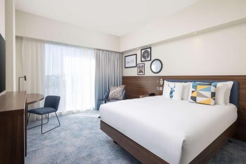 Gatwick Hotel | Convenient Hampton by Hilton London Gatwick Airport Stay