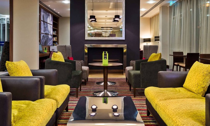 Luton Hotel | Convenient Stay at Hampton by Hilton London Luton Airport
