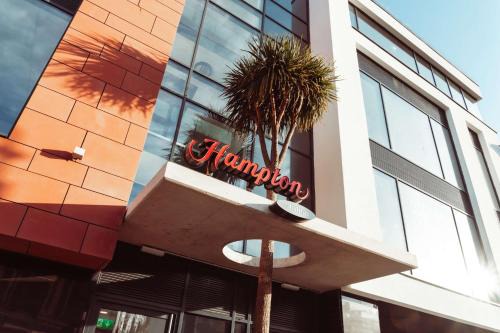 Torquay City Centre Hotel | Pet-Friendly Hampton By Hilton Torquay: Rated 8.9/10