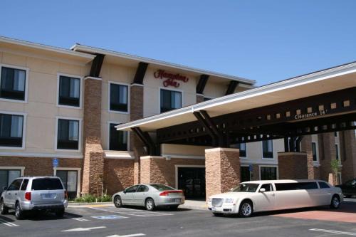 Brentwood Hotel | Comfortable Stay at Hampton by Hilton with Family-Friendly Perks