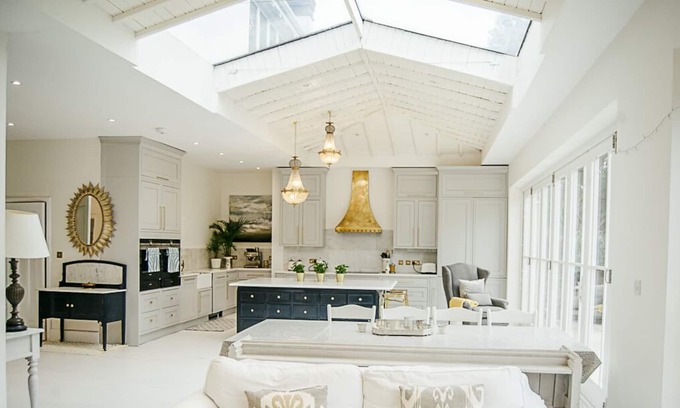 East Molesey House | Family-Friendly Home Near Hampton Court Palace & River
