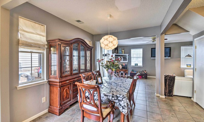 Fox Hill - Grandview Cottage | Cozy Hampton Home with Fireplace Near Beautiful Beaches