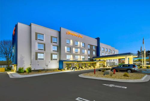 Abingdon Hotel | Discover Hampton Inn Abingdon: Family-Friendly with Pool