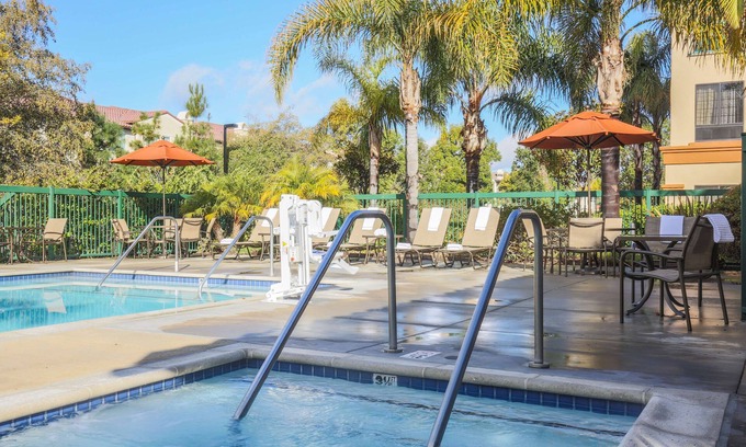 Camarillo Hotel | Top-Rated Hampton Inn and Suites Camarillo with Pool & Spa