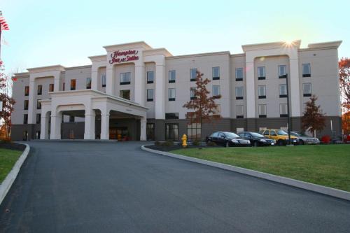 Jamestown Hotel | Discover Comfort at Hampton Inn and Suites Jamestown