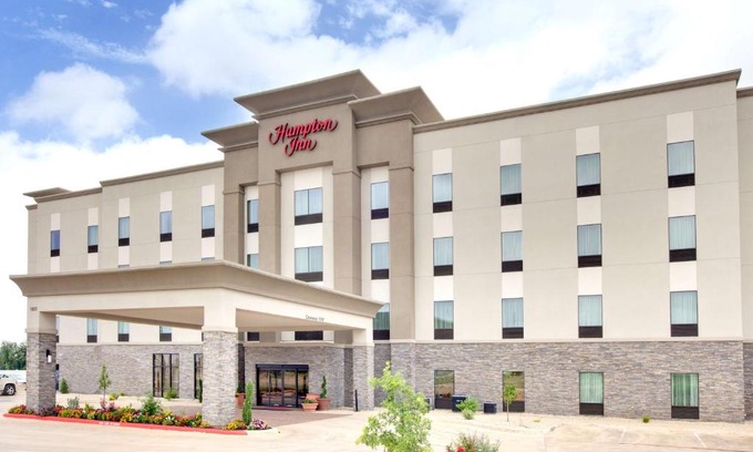Ira Hotel | Comfortable Stay at Hampton Inn and Suites Snyder with Ocean View