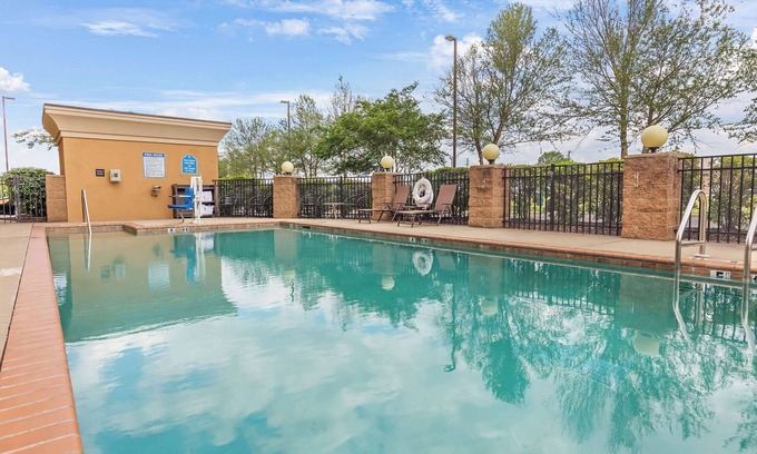 Atmore Hotel | Discover Comfort at Hampton Inn Atmore with Great Amenities