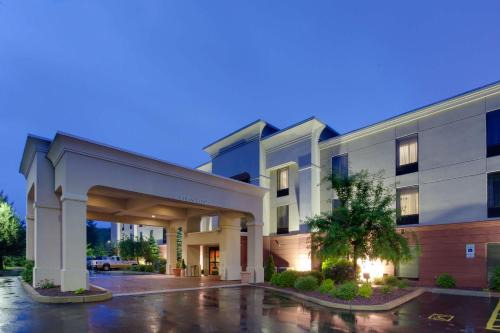 Auburn Hotel | Welcoming Hampton Inn Auburn: Rated 8.4, Family Friendly