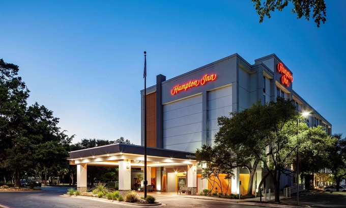 Waters Park Hotel | Comfortable Stay at Hampton Inn Austin NW with Great Amenities