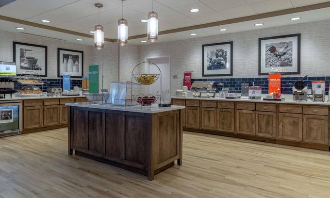 Bourbonnais Hotel | Highly Rated Hampton Inn Bourbonnais with Pool & Breakfast