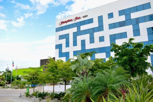 Ciudad del Carmen Hotel | Relax at Hampton Inn by Hilton Ciudad del Carmen with Pool