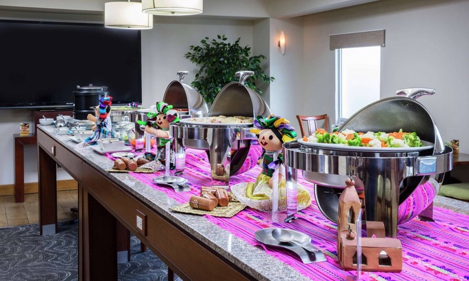 San Juan del Rio Hotel | Explore Hampton Inn by Hilton San Juan del Rio: Family-Friendly Stay