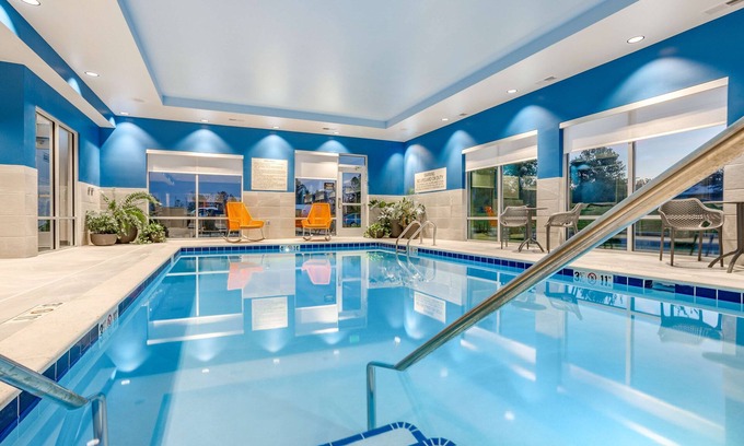 Bedford Hotel | Eco-Friendly Retreat at Hampton Inn by Hilton Bedford