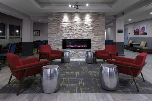 Bow Hotel | Discover Hampton Inn by Hilton Concord/Bow - Pet Friendly Stay