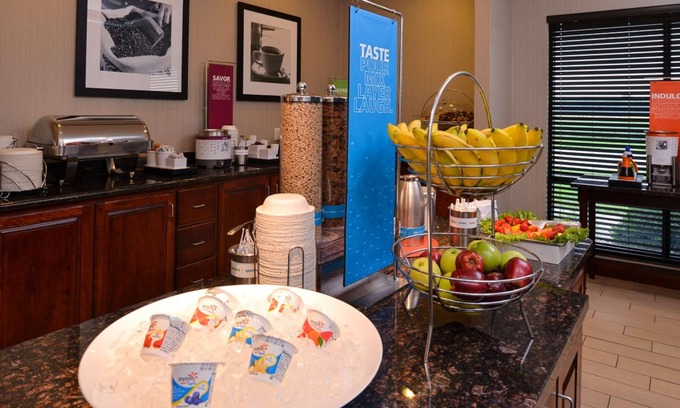 Lincoln Hotel | Discover Hampton Inn by Hilton Lincoln: Family-Friendly Stay
