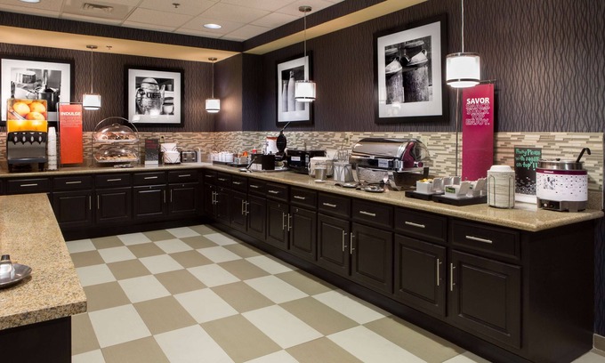 Troy Hotel | Comfortable Stay at Hampton Inn by Hilton Troy with Pool