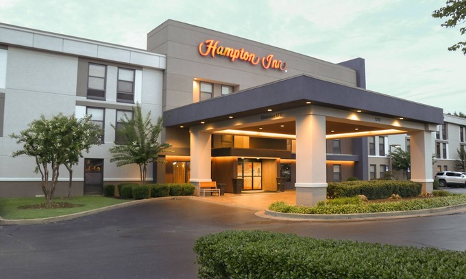 Collierville Hotel | Comfortable Stay at Hampton Inn Collierville with Pool & Spa