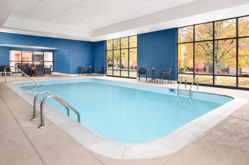 Columbia Hotel | Pet-Friendly Getaway at Hampton Inn Columbia, MD