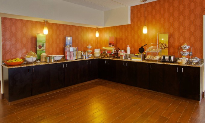 Pickerington Hotel | Welcoming Hampton Inn Columbus-East with Pool & Spa Amenities