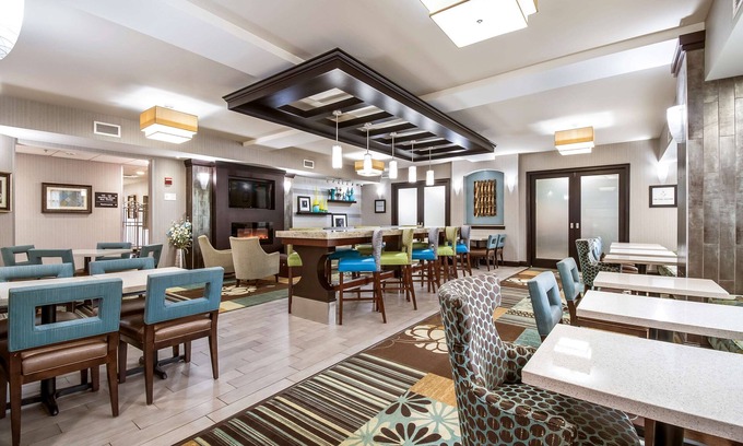 Columbus Hotel | Discover Comfort at Hampton Inn Columbus-West with Pool & Breakfast