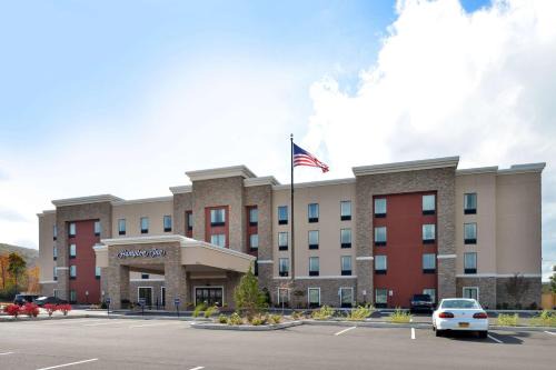 Painted Post Hotel | Pet-Friendly Stay at Hampton Inn Corning/Painted Post