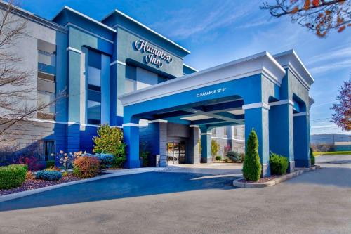 Cortland Hotel | Accessible Family Retreat at Hampton Inn Cortland