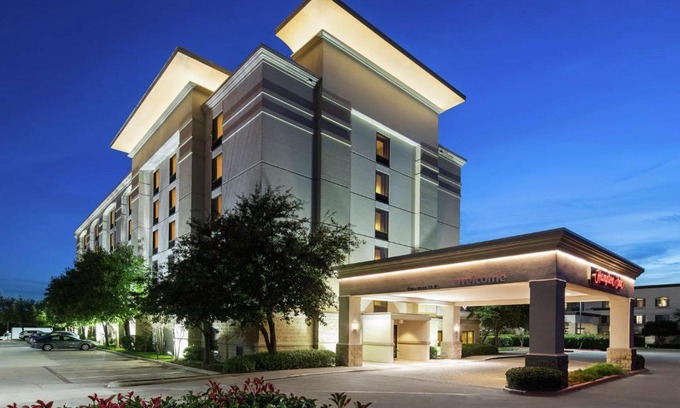 Las Colinas Hotel | Discover Comfort at Hampton Inn Dallas Irving Las Colinas