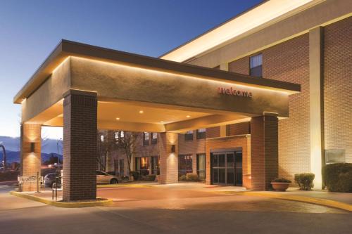 Westminster Hotel | Comfortable Stay at Hampton Inn Denver - Northwest Westminster