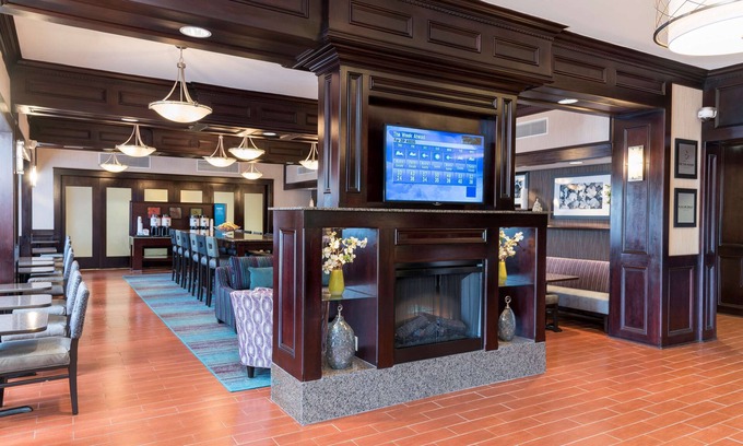 Clinton Township Hotel | Family-Friendly Stay at Hampton Inn Detroit/Roseville