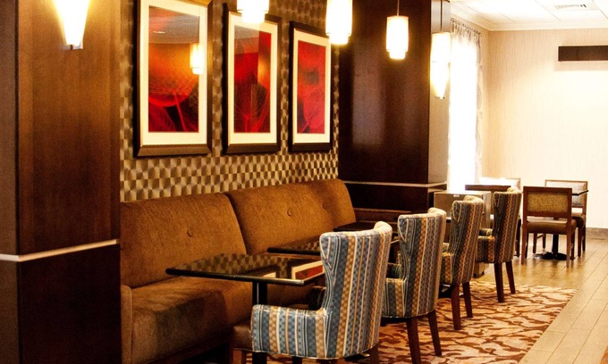 Warrington Hotel | Discover Hampton Inn Doylestown: Family-Friendly Retreat