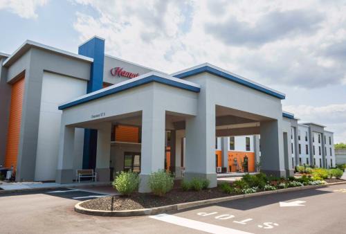 East Windsor Hotel | Ideal Stay at Hampton Inn East Windsor: Pet Friendly & Pool