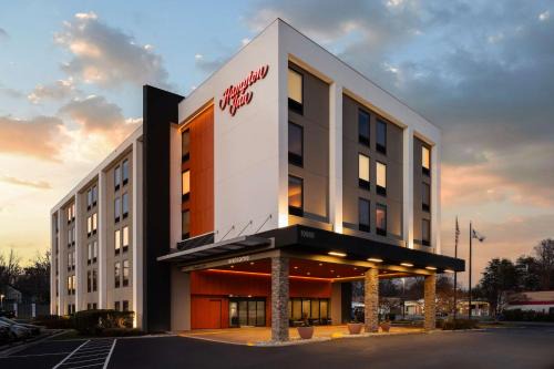 Fairfax Hotel | Pet Friendly Retreat at Hampton Inn Fairfax City