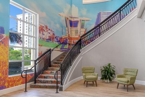 Downtown Fort Lauderdale Hotel | Discover Hampton Inn Fort Lauderdale: Pet Friendly & Pool Access