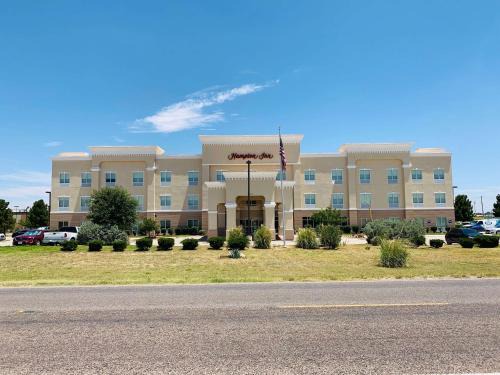 Fort Stockton Hotel | Comfortable Stay at Hampton Inn Fort Stockton with Pool & Pets
