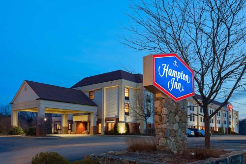Franklin Hotel | Family-Friendly Hampton Inn Franklin with Pool & Ocean Views