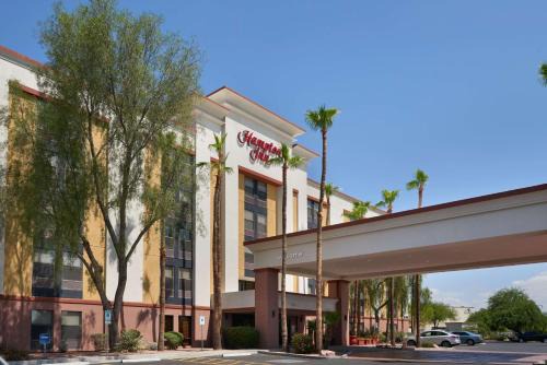Peoria Hotel | Pet-Friendly Oasis at Hampton Inn Glendale-Peoria