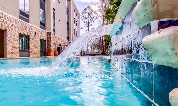 Gulf Shores Hotel | Discover Hampton Inn Gulf Shores with Pool and Breakfast