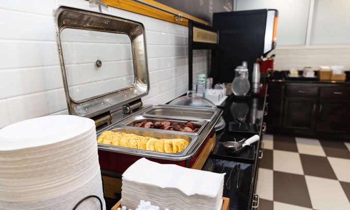 Hammond Hotel | Hampton Inn Hammond: Family-Friendly Stay with Pool & Dining
