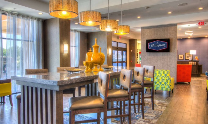North Shore Hotel | Comfortable Stay at Hampton Inn Houston I-10 East with Pool