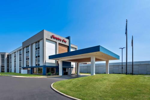 Castleton Hotel | Pet-Friendly Retreat at Hampton Inn Indianapolis Northeast