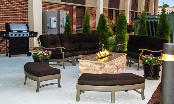 Joliet Hotel | Discover Hampton Inn Joliet - I-80 with Pool & Breakfast
